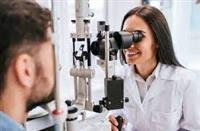 الأخطاء الانكسارية والانكسار: كيف ترى العين