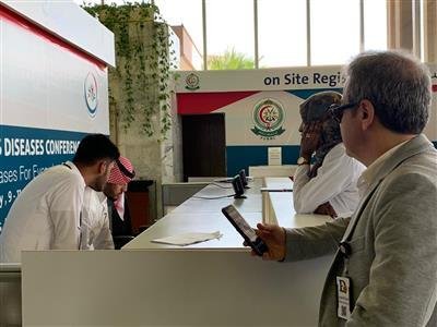 المدير التنفيذي لمنظومة نخبة أطباء المملكة يشرف على الاجراءات المتعلقة بتسجيل أعضاء المنظومة لحضور المؤتمر.